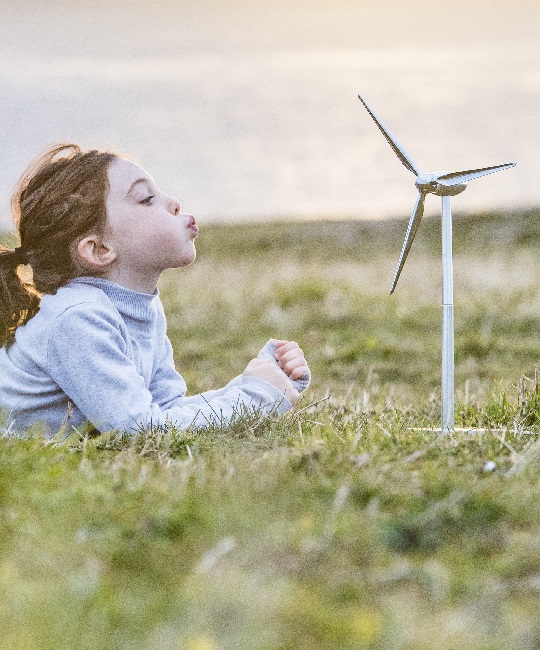 meisje met windmolen