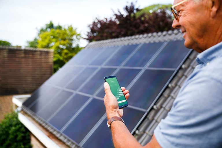 Teruglevering zonnepanelen in app
