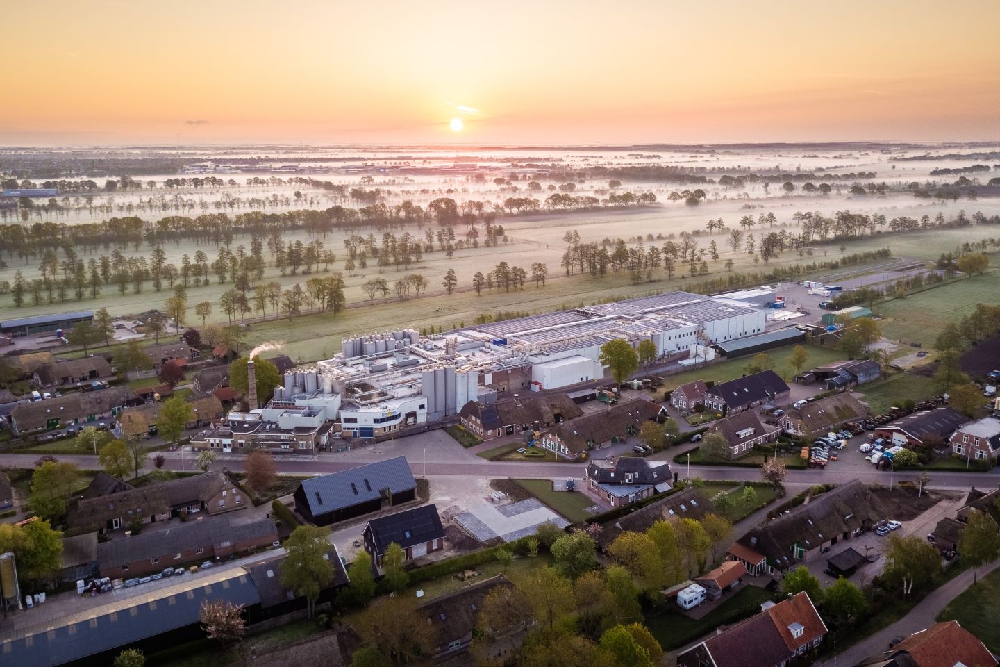 Luchtfoto Rouveen kaasspecialiteiten