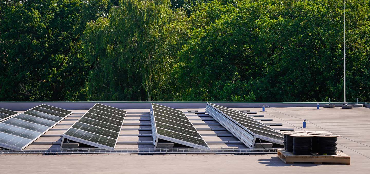 zonnepanelen op dak bic campus