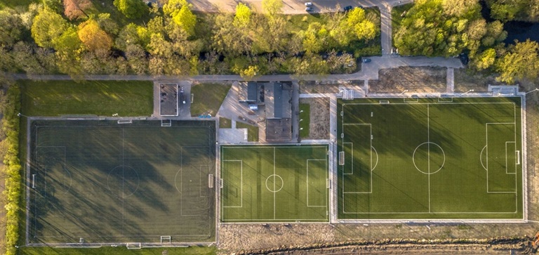 sportvelden van bovenaf