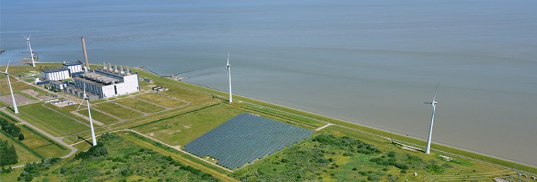 Eemscentrale luchtfoto zonnepanelen