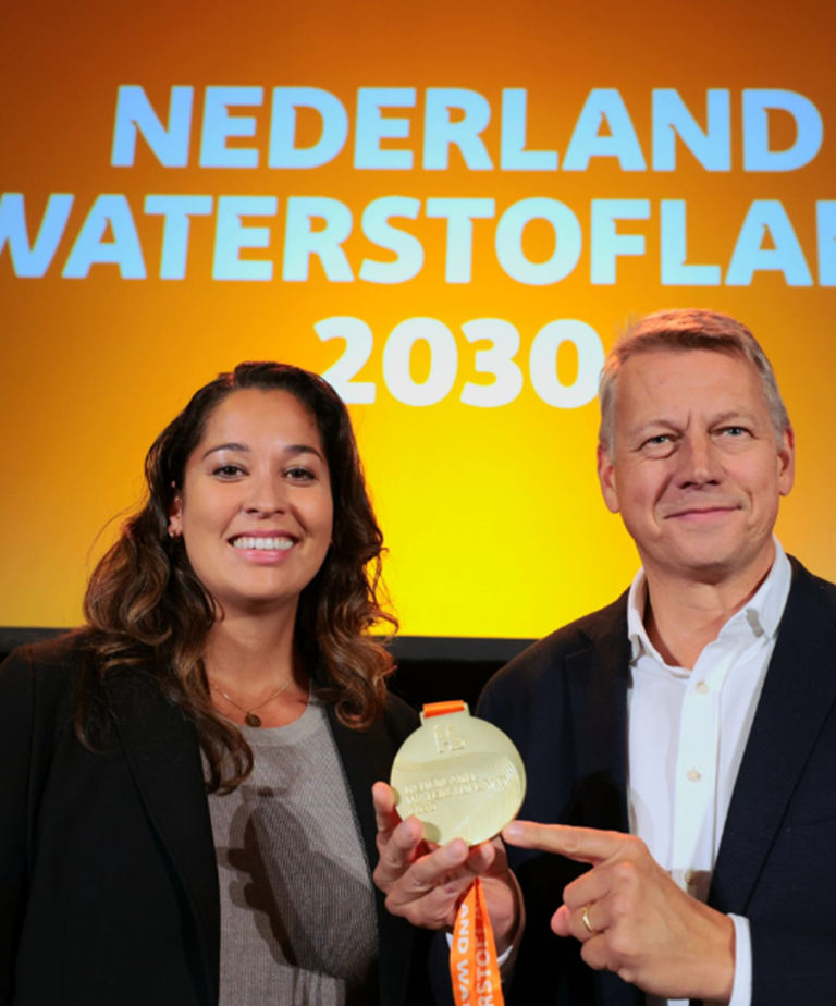Pierre Devillers ontvangt waterstof medaille