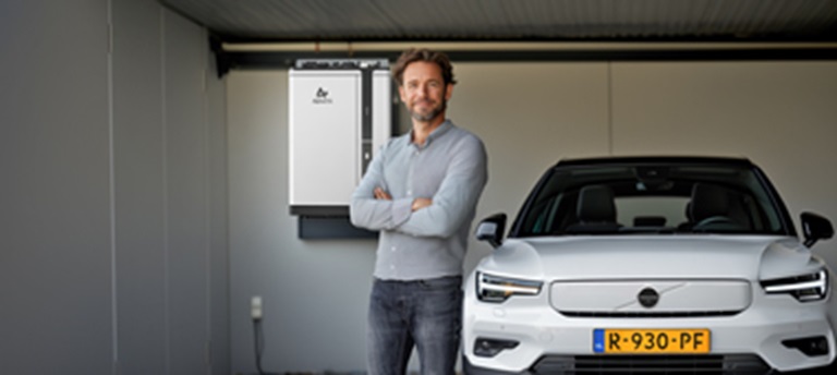 Thuisbatterij Alpha in garage