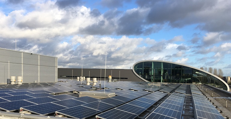 Zon op dak Bosch
